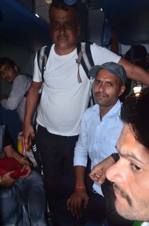 रायपुर-Delhi रूट पर ट्रेनों की किल्लत! एक ही ट्रेन में उमड़ी भीड़, यात्रियों की बढ़ी परेशानी, देखें Photo 
