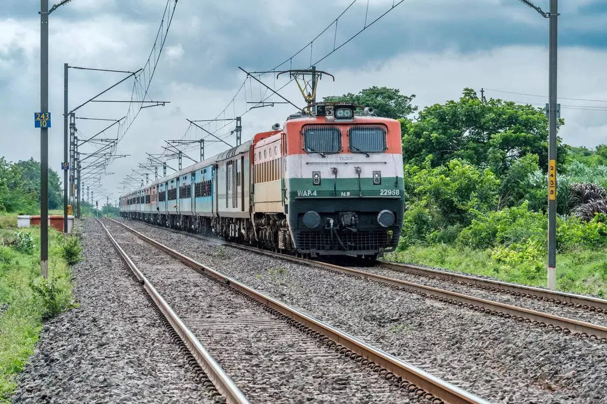 Sri Ganganagar Bhatinda electrification, electric train Rajasthan news, North Railway electrification update, Indian Railways electric trains 2026, railway track electrification India, Bhatinda engine change issue solved, railway infrastructure upgrade Rajasthan, EMU train future India, electric traction railway benefits, railway power supply TSS Balluana, train delay reduction India, eco friendly railway India, railway modernization news, Sri Ganganagar railway update, Indian Railways development news