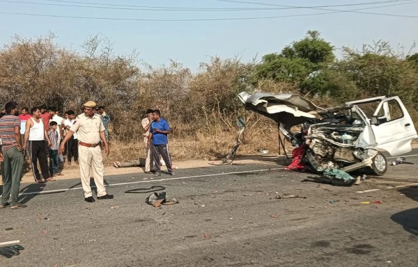Horrific road accident in Nagaur: 4 people of the same family killed, 8 injured in collision between roadways bus and car