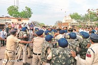300 गौवंशों की मौत पर बवाल (photo source- Patrika)