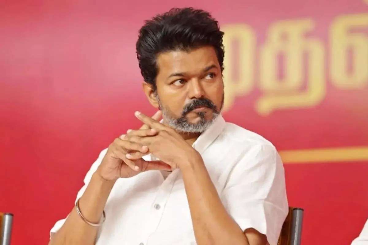 Tamil nadu cm vijay photo viral with air hostess after delhi visit fans happy