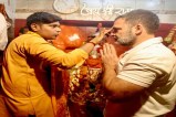 बजरंगबली का आशीर्वाद लेने के बाद बछरावां के लिए रवाना, कार्यकर्ताओं में दिखा उत्साह (फोटो सोर्स : भाषा WhatsApp News Group)