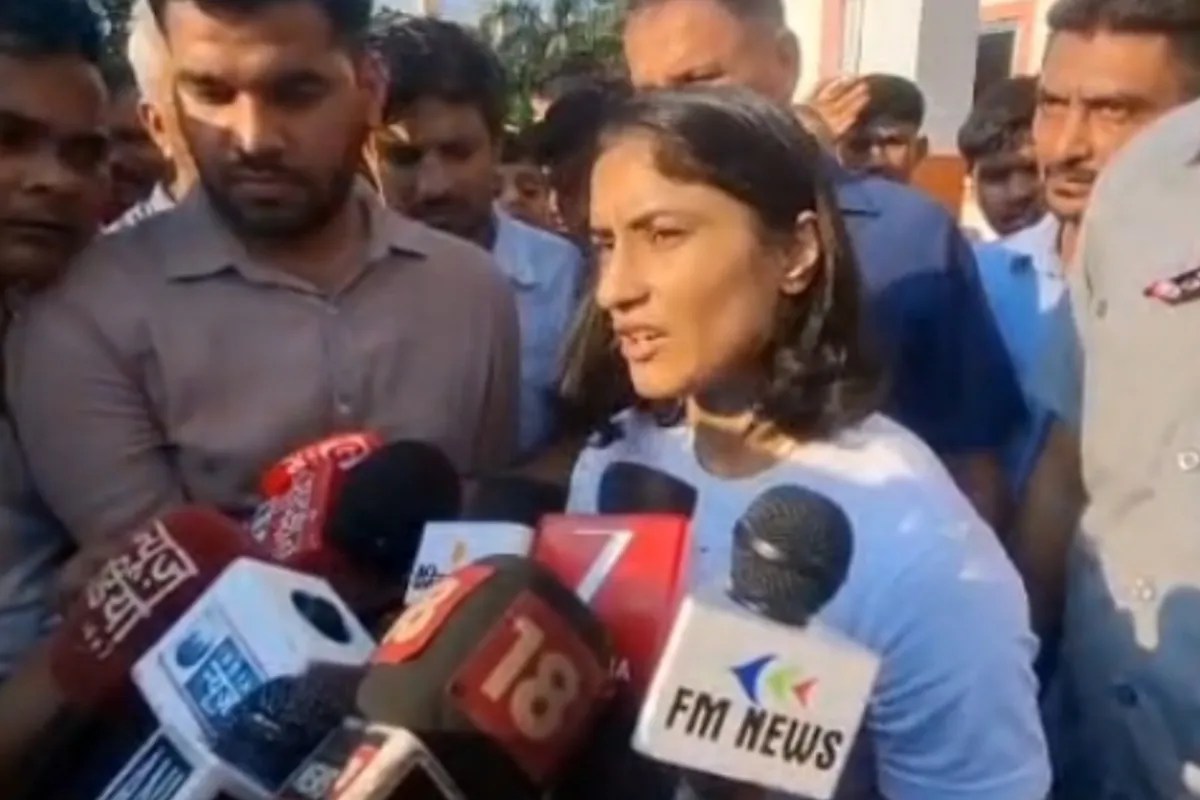 विनेश फोगाट फोटो सोर्स ANI