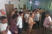 घटना की जानकारी लेती पुलिस फोटो सोर्स विभाग