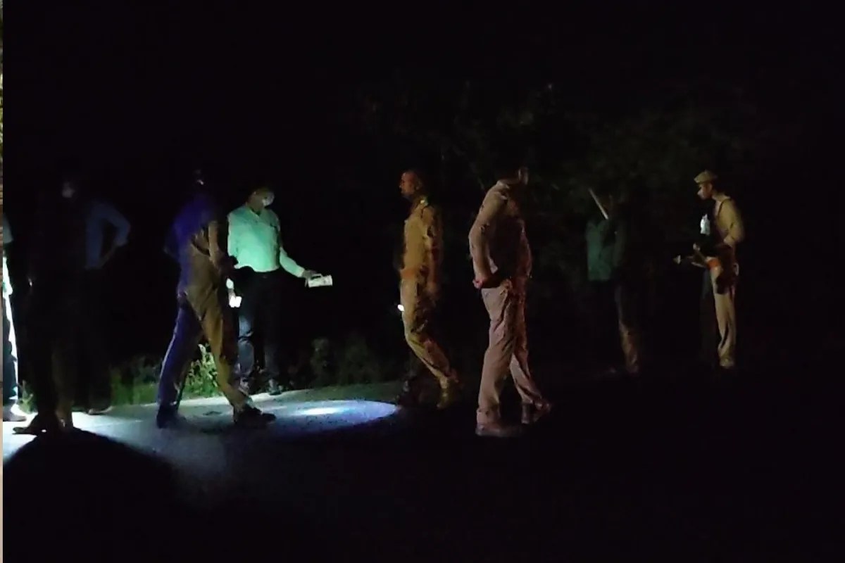 Old man shot dead in mau