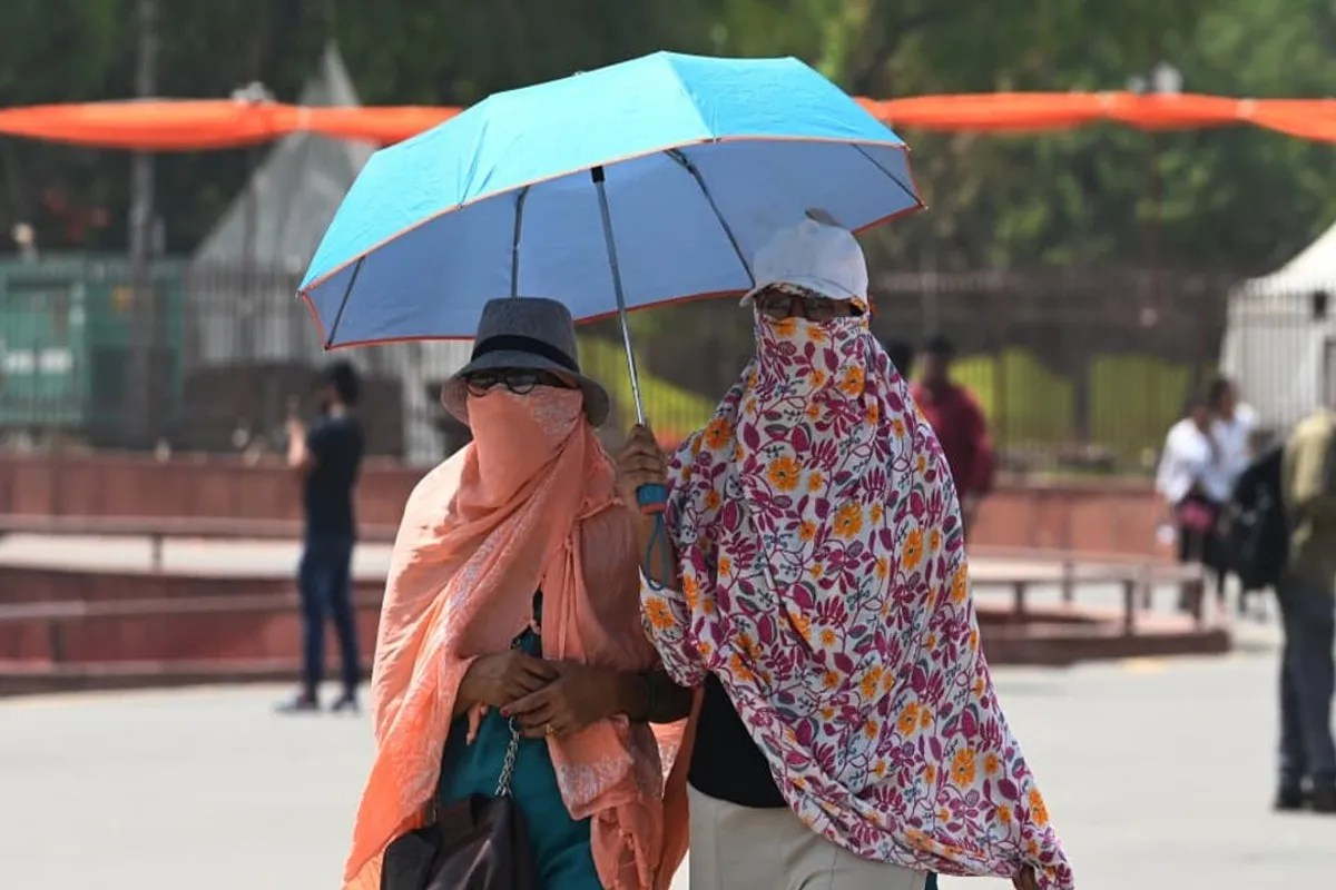 मौसम विभाग का अलर्ट: बुंदेलखंड में रेड अलर्ट, पूर्वांचल में येलो चेतावनी जारी (फोटो सोर्स : भाषा WhatsApp News Group)