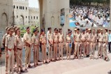 लखनऊ में अकीदत और भाईचारे के साथ मनाई गई ईद-उल-अजहा, टीले वाली मस्जिद में उमड़ी नमाजियों की भारी भीड़   (फोटो सोर्स : भाषा WhatsApp News Group) 