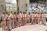 लखनऊ में अकीदत और भाईचारे के साथ मनाई गई ईद-उल-अजहा, टीले वाली मस्जिद में उमड़ी नमाजियों की भारी भीड़   (फोटो सोर्स : भाषा WhatsApp News Group) 