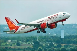 एयर इंडिया एक्सप्रेस की फ्लाइट AI-2418 में मेडिकल इमरजेंसी से मचा हड़कंप, डॉक्टरों और एटीसी की तत्परता बनी जीवनदायिनी (फोटो सोर्स : भाषा WhatsApp News Group)