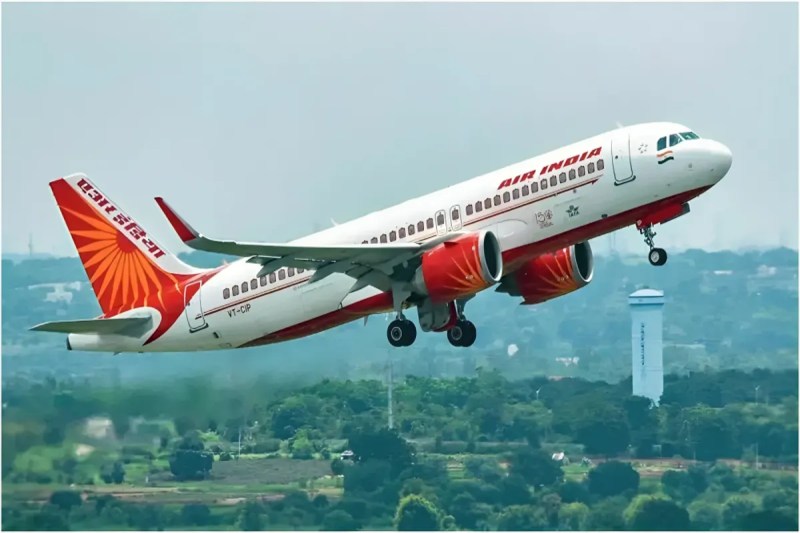 एयर इंडिया एक्सप्रेस की फ्लाइट AI-2418 में मेडिकल इमरजेंसी से मचा हड़कंप, डॉक्टरों और एटीसी की तत्परता बनी जीवनदायिनी (फोटो सोर्स : भाषा WhatsApp News Group)