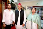 samajwadi party chief akhilesh yadav and tmc chief mamata banerjee hold crucial meeting in kolkata