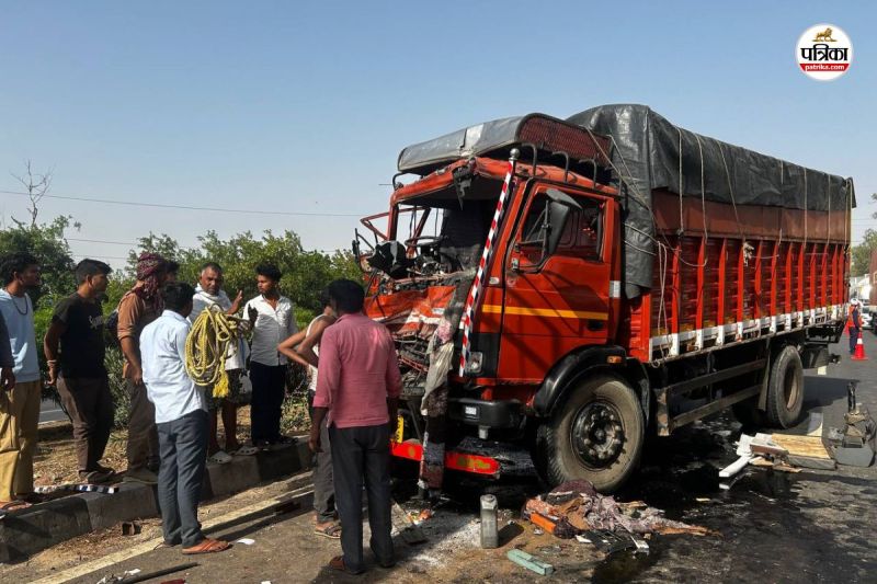 Bharatpur NHAI water tanker collides Mini Truck driver trapped cabin one KM long jam