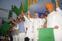 Bhuj-New Delhi Express train service