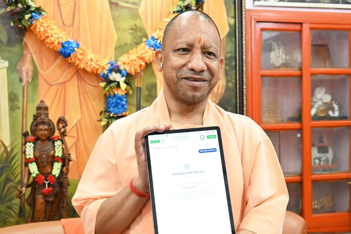 CM योगी ने खुद भरी डिजिटल जनगणना की डिटेल