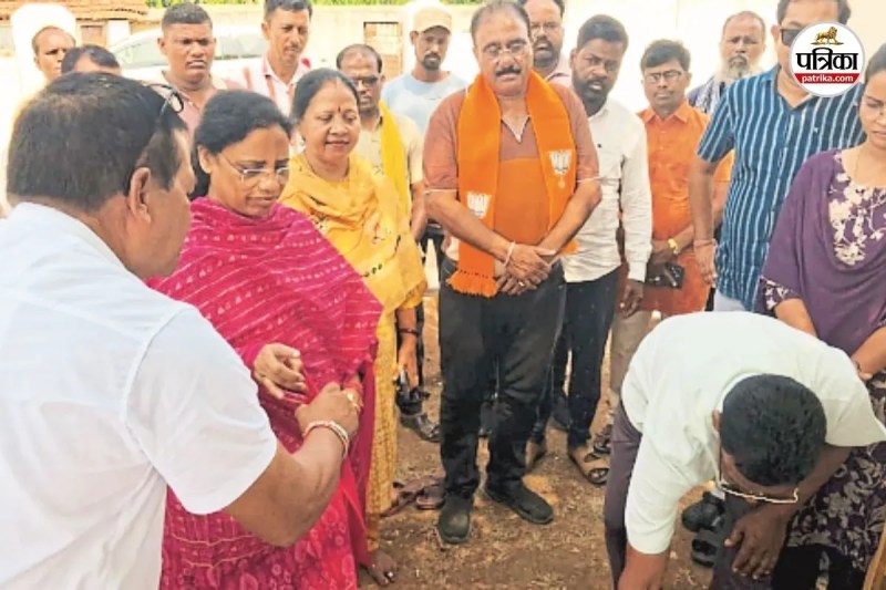 मजदूर संघ भवन का विधायक लता उसेंडी ने किया भूमिपूजन (फोटो सोर्स- पत्रिका)