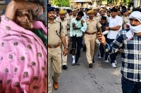 Dausa Old Woman Leg Chains Cut Accused Paraded In Market By Police