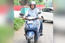 मंत्री की स्कूटी सवारी बनी चर्चा का विषय