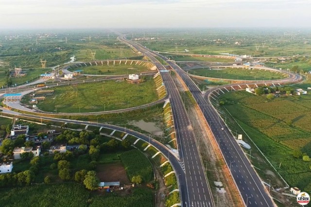 Delhi-Mumbai Expressway (Photo: IANS)