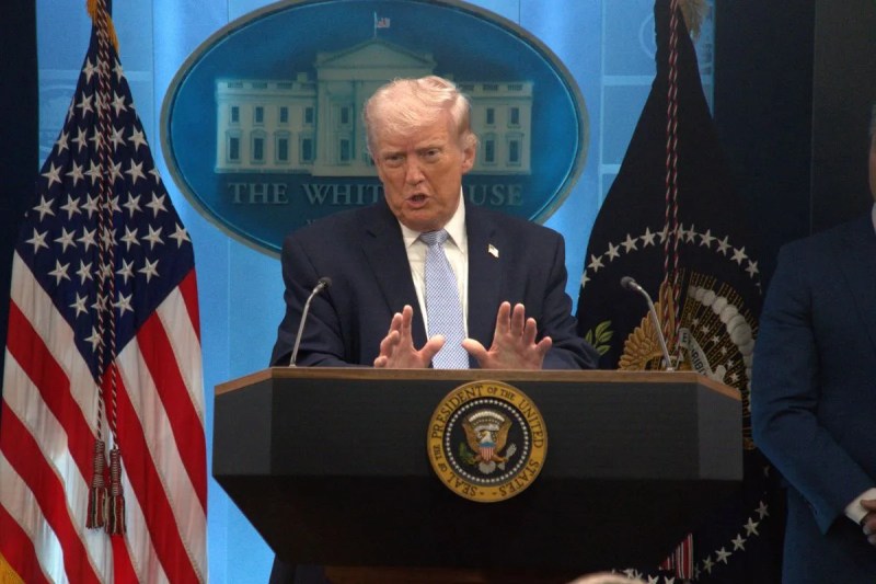 Donald Trump warn Iran and Oman on Strait of Hormuz