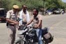 Bundi : तपती सड़क के बीच मुश्तैदी से डटे है कर्तव्य प्रहरी