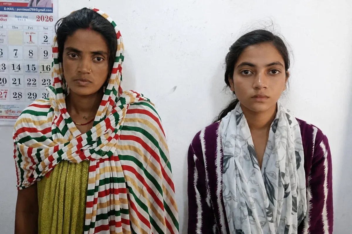 Female thieves arrested, Mother-daughter thief arrested