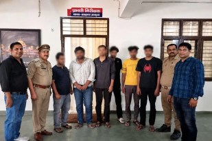 पुलिस की गिरफ्त में आरोपी, फोटो सोर्स- मथुरा पुलिस