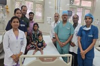 KGMU में दो साल की बच्ची के पेट से निकला डेढ़ किलो का दुर्लभ ट्यूमर (फोटो सोर्स : भाषा WhatsApp News Group)