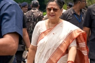 MP Kakoli Ghosh Dastidar write letter to Lok Sabha Speaker Om Birla against Kalyan Banerjee.