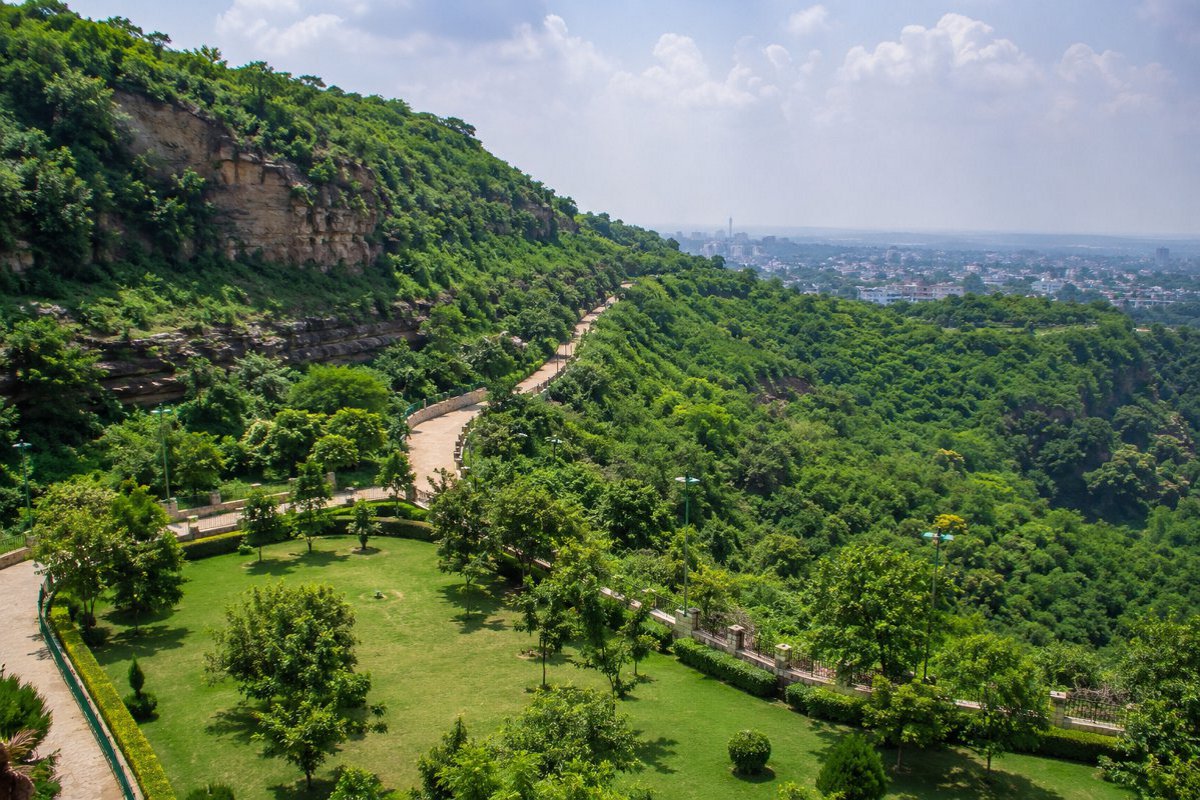 हाईकोर्ट के निर्देश पर बनी कार्ययोजना, चार पहाड़ियों का चयन