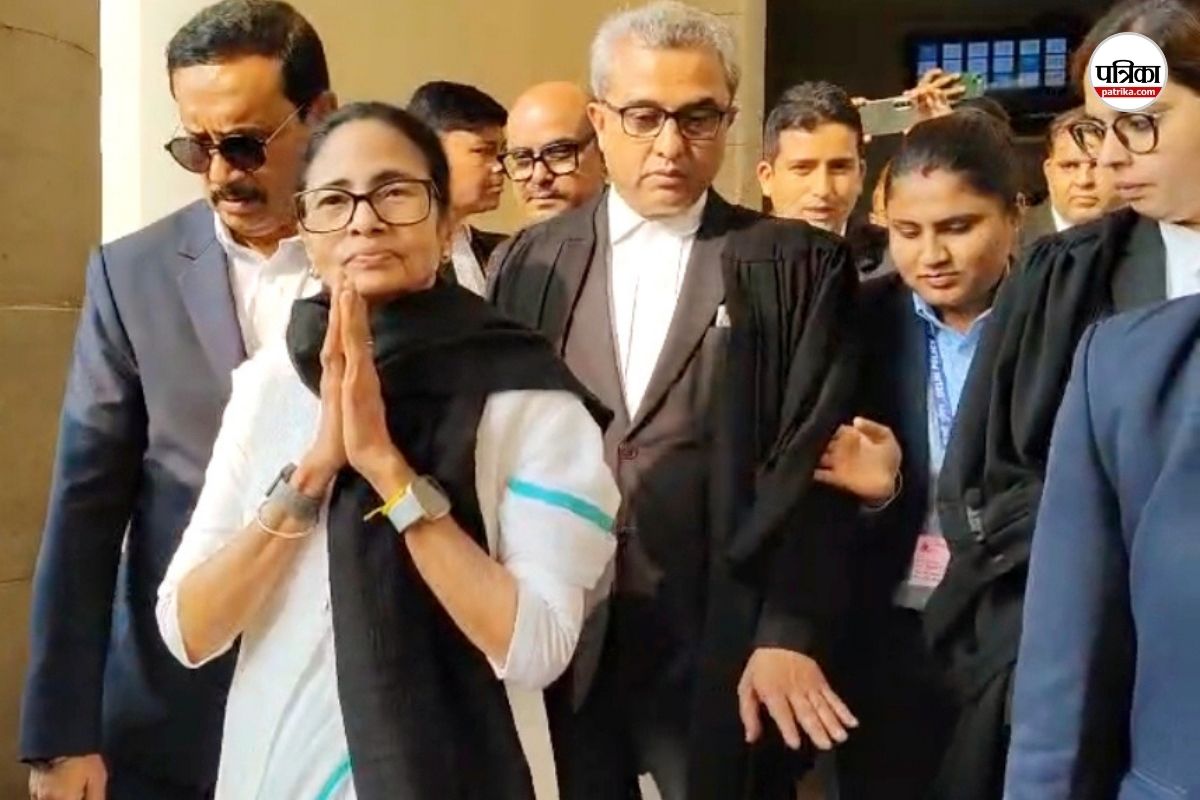 ममता बनर्जी वकील की पोशाक में पहुंचीं कलकत्ता हाईकोर्ट, पोस्ट-पोल हिंसा पर बोलीं- ‘हमारे 10 कार्यकर्ताओं की हत्या हुई’