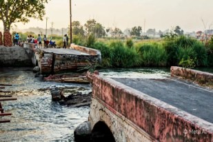 bridge collapses in Kanpur