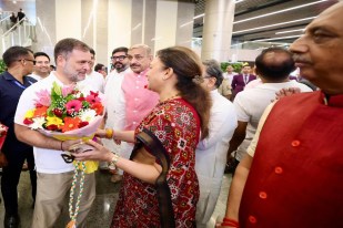 राहुल गांधी का भव्य स्वागत, रायबरेली-अमेठी दौरे को लेकर कांग्रेस कार्यकर्ताओं में उत्साह (फोटो सोर्स : भाषा WhatsApp News Group)