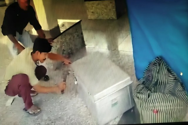 गोमतीनगर एक्सप्रेस में युवती का सिर कटा शव मिलने से लखनऊ स्टेशन पर सनसनी फैली