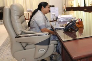 Reka Gupta Viral Chair