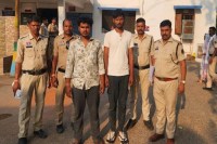 Robbery in Ambikapur, loot with auto driver, 2 robbers arrested