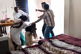 Samajwadi Party Leader Gargi Patel Beaten up