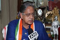 Congress MP Shashi Tharoor speaking to media during election results day, referencing Shakespeare’s Julius Caesar and commenting on the integrity of the Election Commission while discussing political alliances and election outcomes in India.