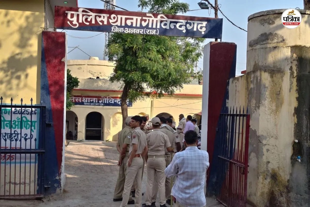 Stone-pelting at Govindgarh Police Station-4