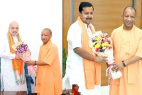 योगी सरकार में मंत्रियों की कुर्सी पर संकट?