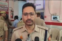 घटना की जानकारी देते पुलिस अधीक्षक, फोटो सोर्स- X वीडियो ग्रैब चंदौली पुलिस