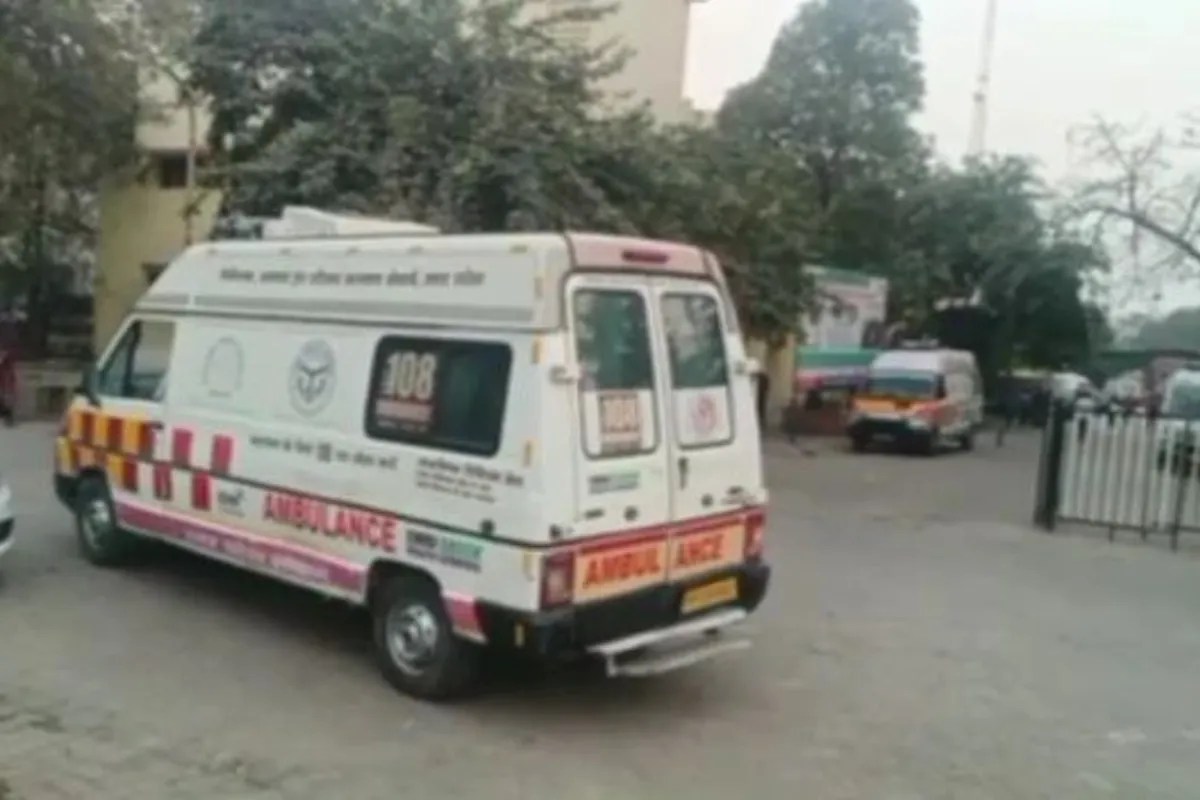 जिला अस्पताल लाया गया शव, फोटो सोर्स- पत्रिका