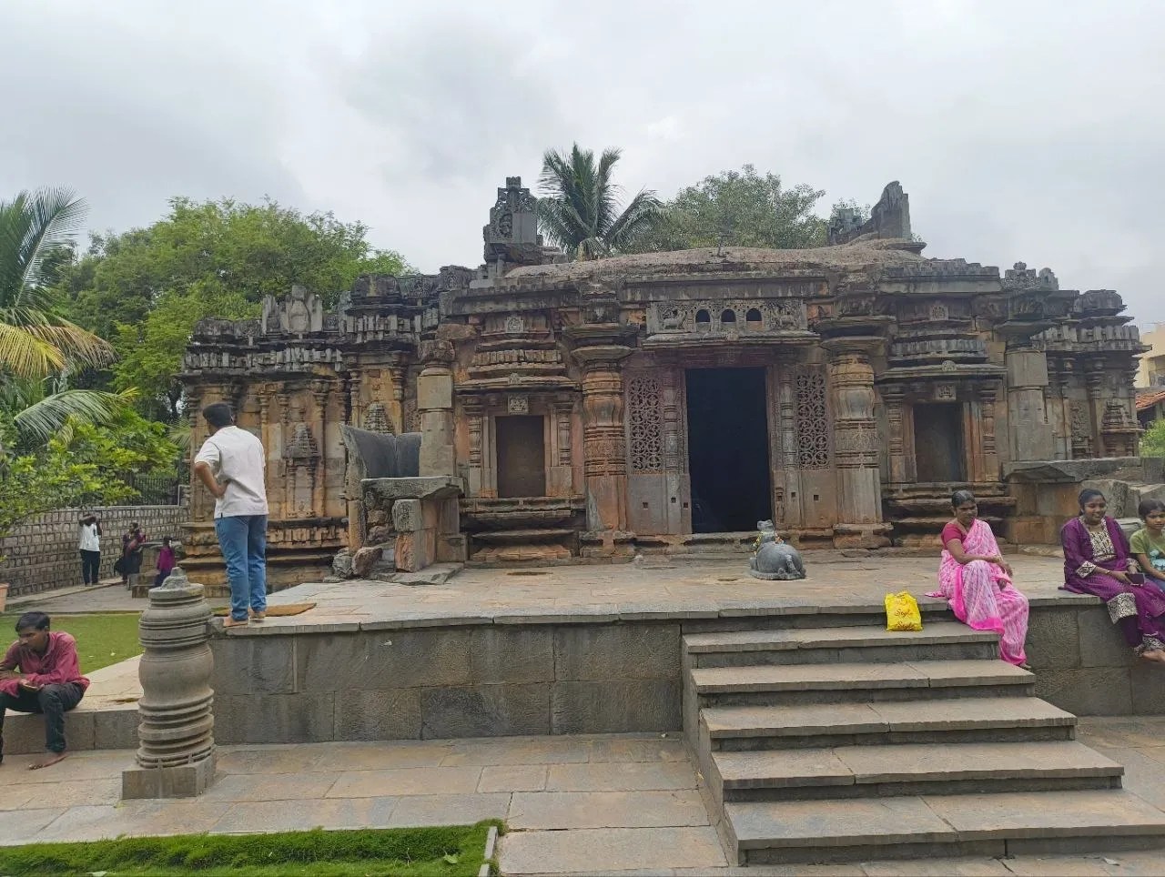 चंद्रमौलेश्वर मंदिर की प्राचीन और भव्य संरचना।