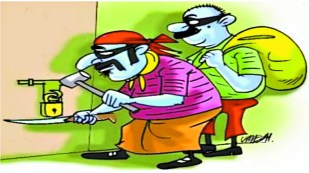 बालोद जिले में कुछ महीनों में चोरों ने आतंक मचा रखा है। सूने घर का ताला तोड़कर सोने-चांदी सहित नगदी रकम की भी चोरी कर रहे हैं।