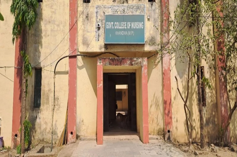 The dilapidated government nursing college located in the hospital premises.