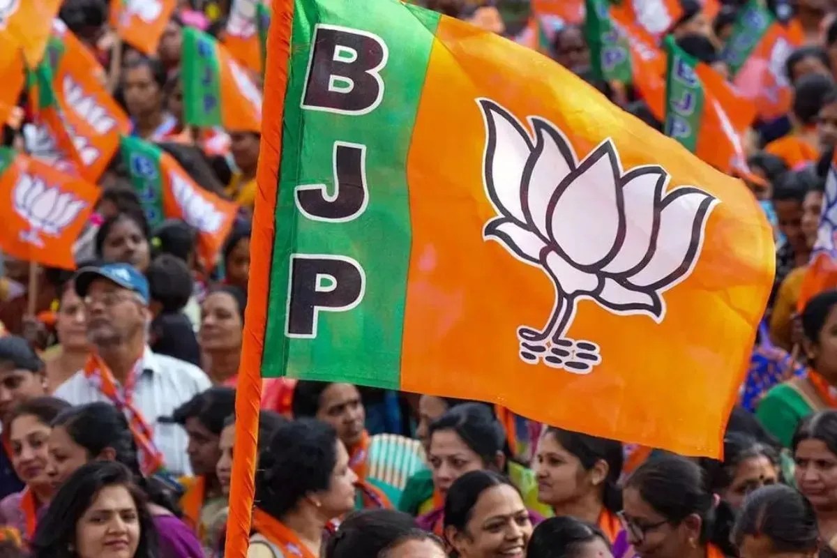 indore bjp kisan morcha president conflict jaypal chawda mla pressure mp news