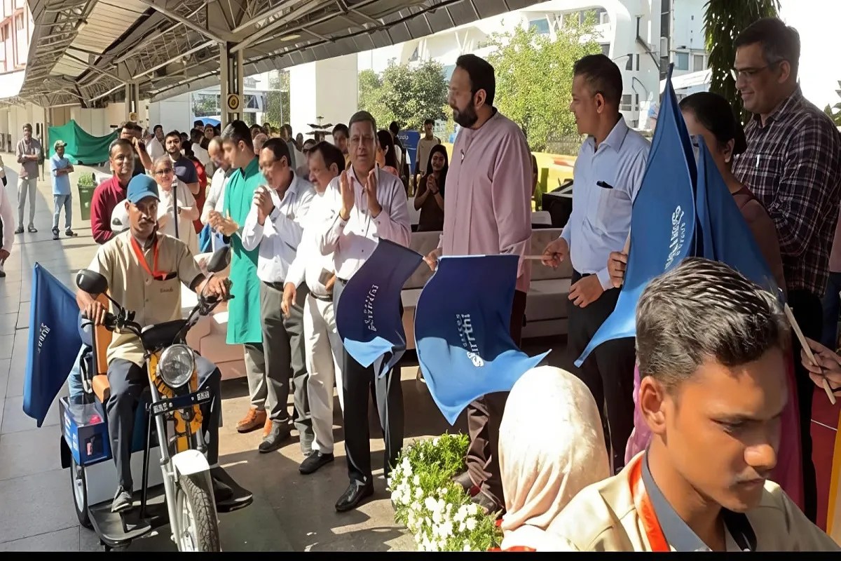 Digital Access Board and Nation's First Battery-Operated Cart Service Launched at Vadodara Railway Station