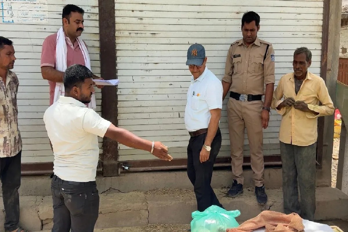 Fake Coriander Powder Factory busted by joint team of Food Safety Department rajgarh police