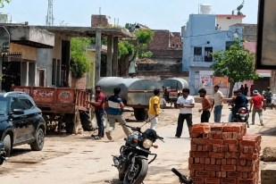 firing in mathura