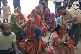 firozabad bjp councilor head shave protest