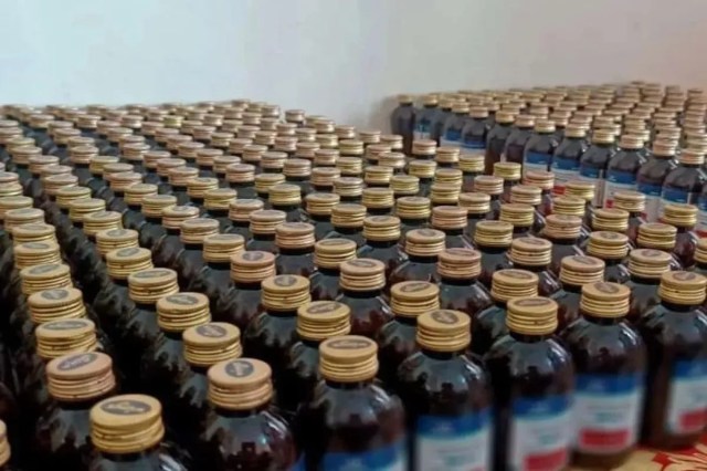 

 लखनऊ में कफ सिरप सिंडिकेट पर STF की बड़ी कार्रवाई